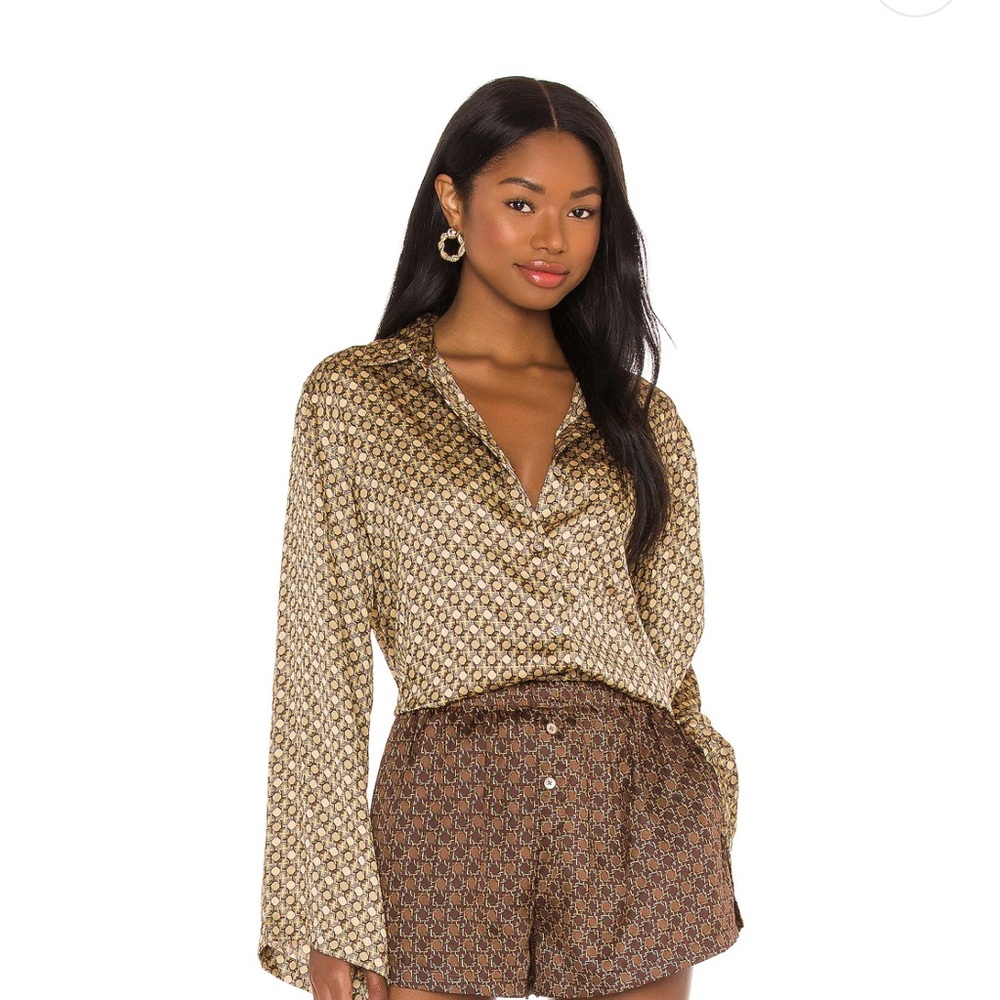 L'Academie matching set: Oversized Button Down in Tan Chain & shorts